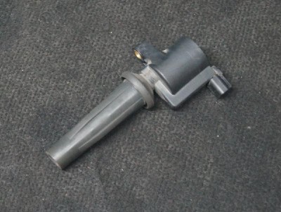 Bobina de inducție de &amp;icirc;naltă tensiune MAZDA 3 BK 2004 OEM: 4M5G-12A366-BA 1929459 foto