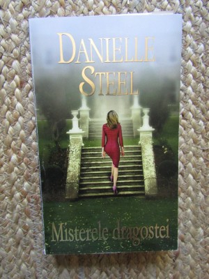 Danielle Steel - Misterele dragostei foto