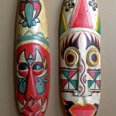 2 Masti africane ceremoniale pictate manual, arta tribala, sculpturi lemn 50cm
