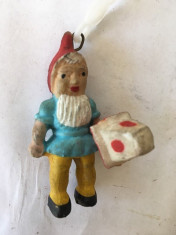 DD- Jucarie veche romaneasca figurina pitic cu lampas, cauciuc, 6cm, anii 80 foto