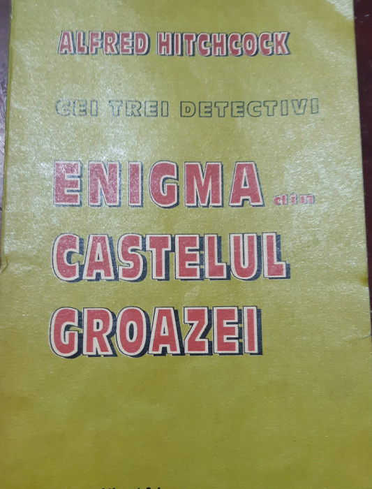 ENIGMA DIN CASTELUL GROAZEI Alfred Hitchcock