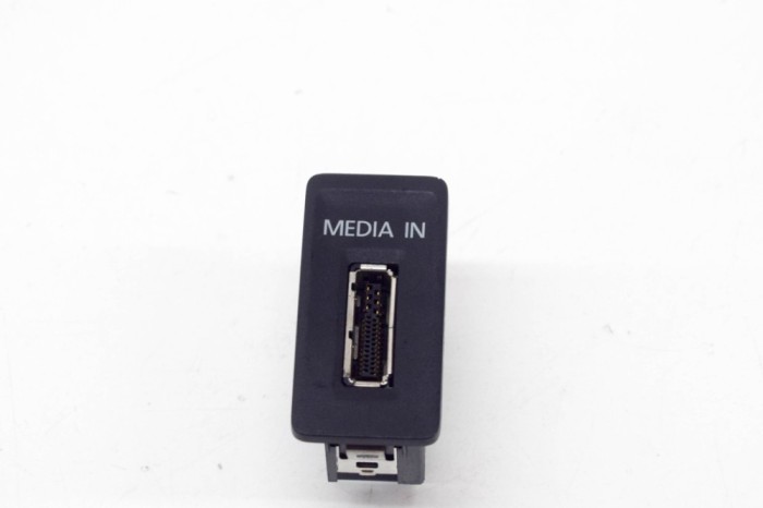Port USB/AUX-In VW GOLF VII 5G1, BQ1, BE1, BE2 2015 OEM: 5G0035222A,5Q0035736 14378487