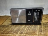Mini aparat radio portabil vintage Philips 90RL184