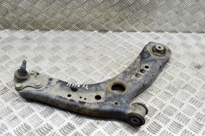 Braț inferior dreapta față AUDI A3 Limousine 8VS, 8VM 2015 OEM: 5Q0407152J 20585012