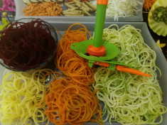 Aparat de spaghete din legume foto