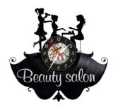 Ceas de perete decorativ &ldquo;Beauty Salon&rdquo;, lucrat manual din disc de vinil (Vinyl Record), design vintage stilist/coafor, Negru