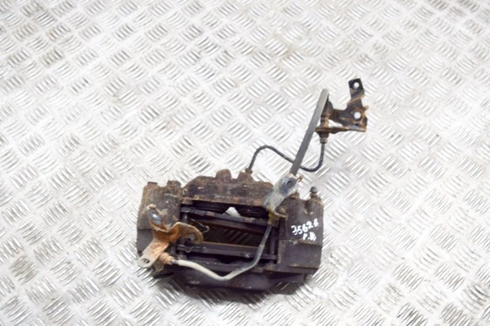Etrier de fr&acirc;nă dreapta față TOYOTA HILUX VIII Pick-up _N1_ 2017 14697202