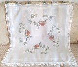 Fata de masa Vintage din bumbac cu broderie manuala in cruciulite-Motive de Craciun