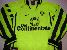 Tricou fotbal (de colectie) - BORUSSIA DORTMUND (jucatorul nr.32 Manfred BINZ) foto