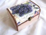 Cutie lemn deorata cu buchet flori lavanda 28024