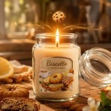 Lumanare parfumata ecru cu aroma de biscuiti in recipient din sticla cu capac, 9,5x17 cm, 80 ore ardere, CMCLASS