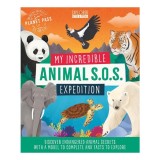 Cumpara ieftin Animals Explorer Book and Model Kit