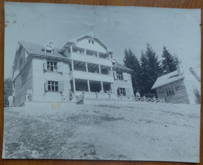 Cabana batalionului nr. 5 Vanatori de Munte Sinaia , C-dt Col. Balanescu , 1935 foto