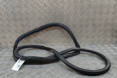 Garnitura ușă st&amp;acirc;nga față AUDI Q4 SUV F4B 2023 OEM: 11A867911B | 28617299 foto