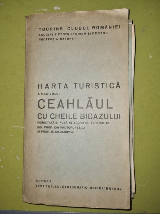 harta turistica masivului ceahlaul,cheile bicazului - anii &#039;30 -dimen. 100/69 cm