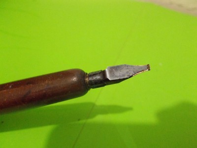 TOC vechi din LEMN cu penita nr. 13 , Made in USA foto