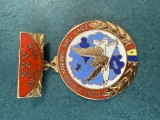 Insigna Scoala de ofiteri naviganti - Aurel Vlaicu 1953 - 1978 aniversara 25 ani RSR varianta rosu deschis