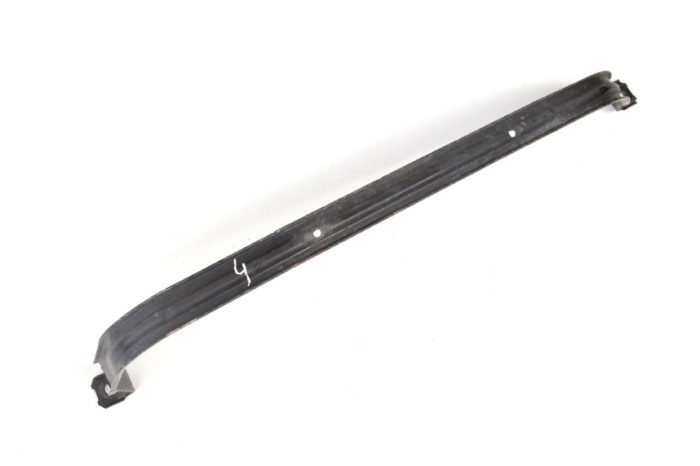 Suport rezervor de combustibil VW MULTIVAN V 7HM, 7HN, 7HF, 7EF, 7EM, 7EN 2014 OEM: 7H0201653C 11540462