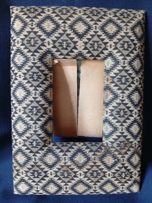 Ramă veche din material textil țesut neo rom&amp;acirc;nesc foto