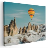 Tablou peisaj iarna cu balon cu aer cald Tablou canvas pe panza CU RAMA 70x100 cm