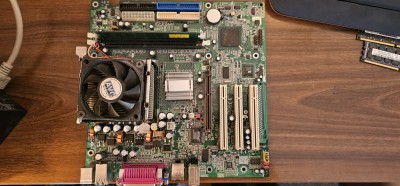 Placă de bază MSI MS-6541 Socket 478 /CPU PENTIUM 4 /2800 MHz /RAM 512 MB . foto