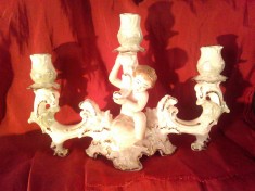 Sfesnic cu 3 brate - portelan Romania ARPO - Curtea de Arges , dim. = L= 27,5cm , h=18,5cm