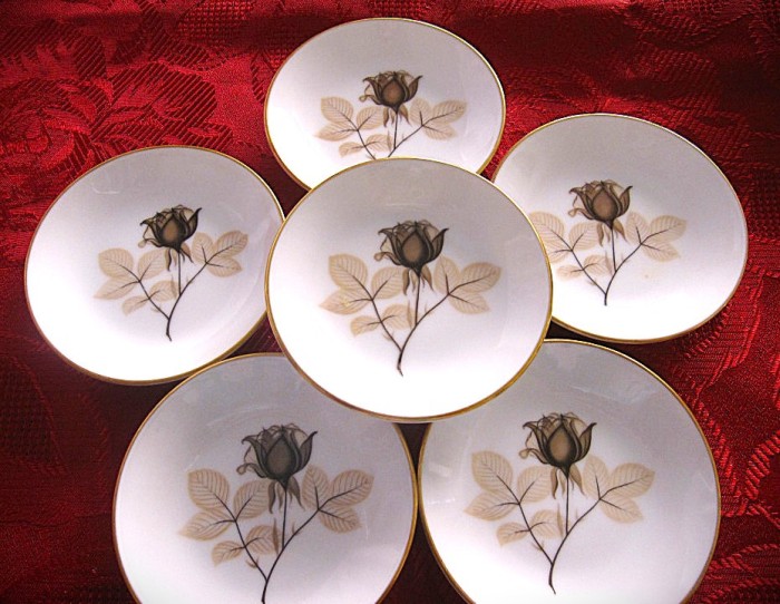 SET FARFURII PORTELAN PHILIPP ROSENTHAL ANUL 1957 DECOR TRANDAFIRI 8.5 CM