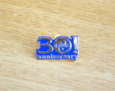 QW9 N5 4 - insigna - tematica aniversara - EWUF 30 foto