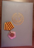QW17 15 - comunism RDG - Decoratie militara cu brevet - Fur den Schutz - bonus!