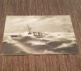 Carte Poștală Veche Franceză &ndash; Torpilleur de D&eacute;fense Mobile pe Mare Agitată, Ilustrație Marină de Epocă