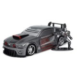 Masinuta marvel metalica ford mustang, scara 1: 32, si figurina metalica war machine, jada