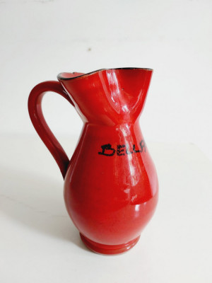 Ulcica ceramica (lut) smaltuita rosu, 16cm inaltime pe care scrie Bellariva 1984 foto