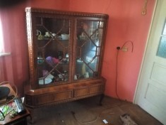 V&acirc;nd dulap vitrină (mobilă stil vintage).