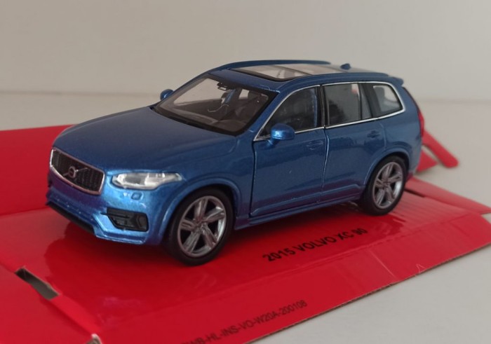 Macheta Volvo XC 90 2015 albastru - Welly 1/36