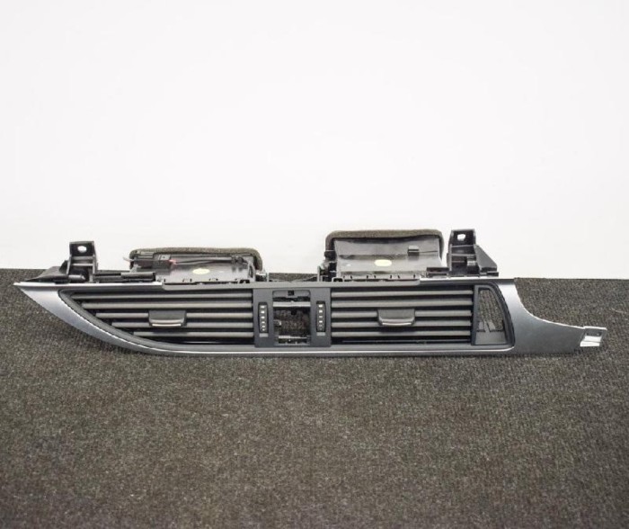 Gura de ventilație planșa de bord AUDI A6 4G2, C7, 4GC 2012 OEM: 4G2820951 | 3677161