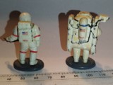 bnk jc Lot 2 figurine cosmonauti