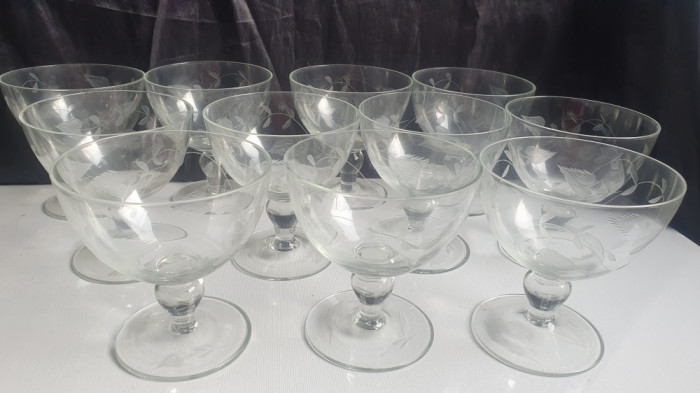 SERVICIU, SET 11 PAHARE FOARTE VECHI, CUPE VINTAGE SAMPANIE, PIESE COLECTIE