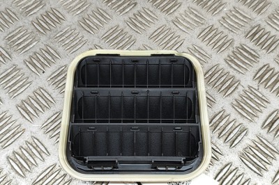 Grila de ventilație caroserie SSANGYONG KORANDO C300 2022 OEM: 68100-35000 26363432 foto