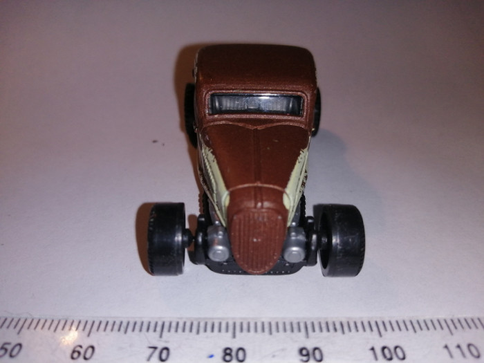 bnk jc Matchbox MB327 1933 Ford Coupe