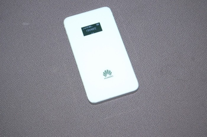 ROUTER HOTSPOT MIFI 4G HUAWEI E5878 model E5878s-32 150Mbps download speed / necodat / liber in orice retea