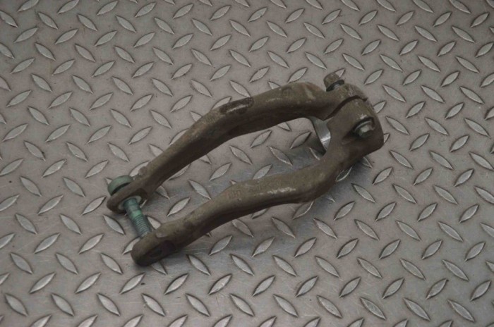 Braț inferior st&acirc;nga față JAGUAR F-PACE X761 2021 OEM: CX73-3463-AD