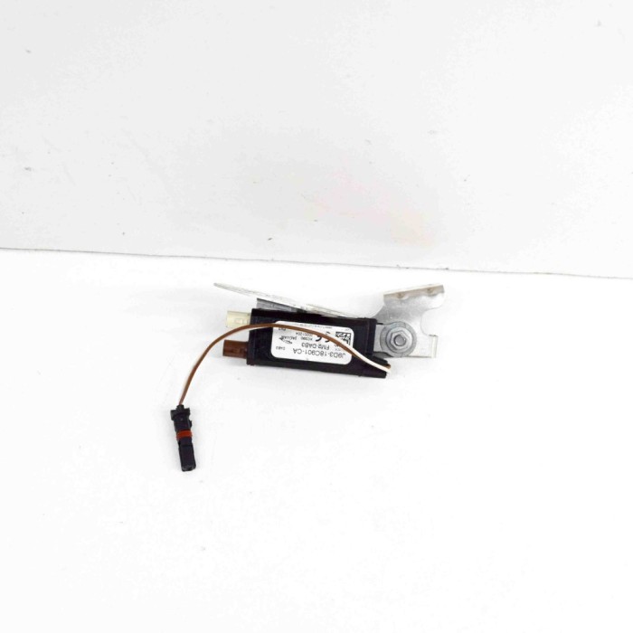 Amplificator de antena JAGUAR I-PACE X590 2020 OEM: J9D3-18C901-CA