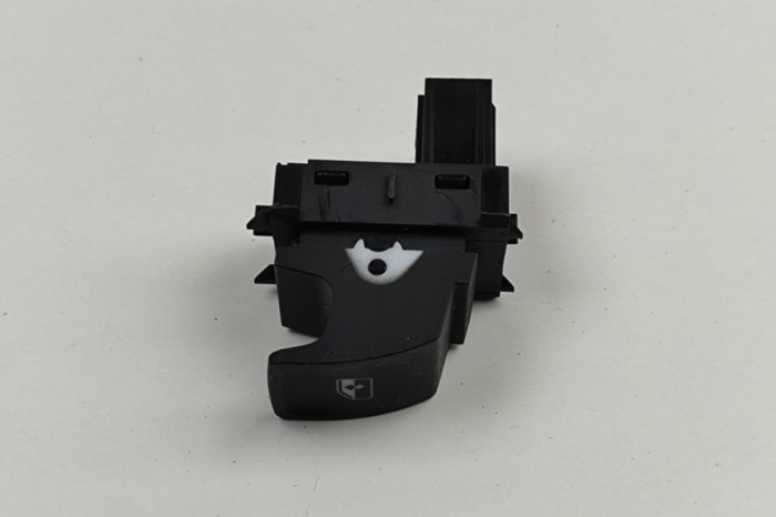 Buton geam ușă dreapta spate SKODA KAROQ NU7 2023 OEM: 5G0959855K | 30419917