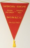 Fanion meci fotbal STEAUA Bucuresti - DINAMO KIEV 24.02.1987 (dim. 39x29 cm)-nu este original
