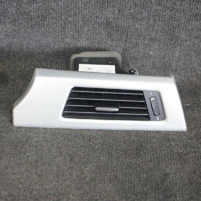 Gura de ventilație planșa de bord BMW 3 E90 2008 OEM: 9130466 1926868 foto