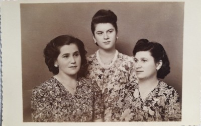 Foto interbelică de colecție atelier SELECT, T&amp;acirc;rgoviște, tip CP, doamne elegante foto