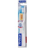 Periuta de dinti manuala Trisa Fresh Medium 602990, cu capac de protectie - NOU