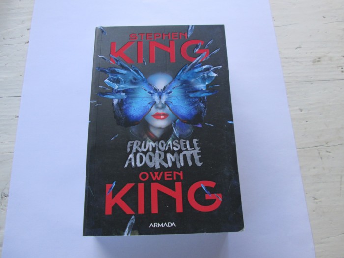 STEPHEN KING-FRUMOASELE ADORMITE
