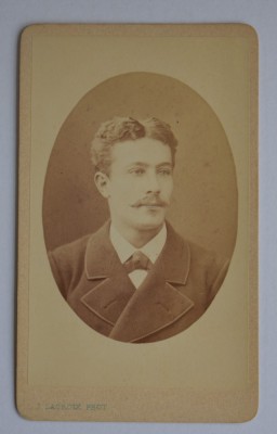 CDV Atelier Elvetia Geneve J. Lacroix tanar cu mustata foto