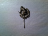 Insigna veche Militar Tobosar , h= 2,6cm , cupru , ac relipit